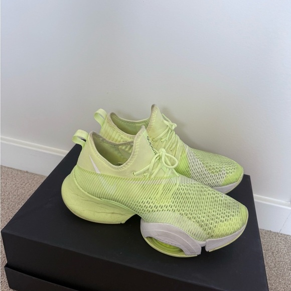Nike Shoes Womens Air Zoom SuperRep Barely Sneakers in Volt Green - Picture 6 of 7